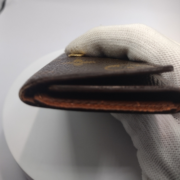 Louis Vuitton 4 Key Holder Case - Picture 6 of 12